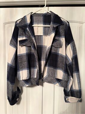 Women's Navy & Cream Plaid Cropped Jacket
